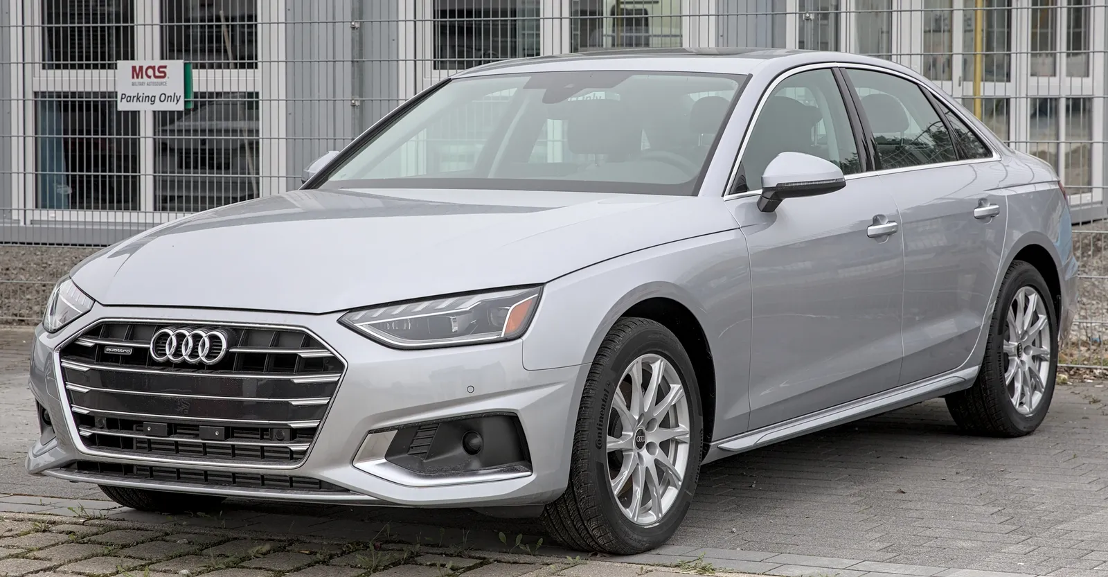 Audi A4 sedan, oficiální fotografie