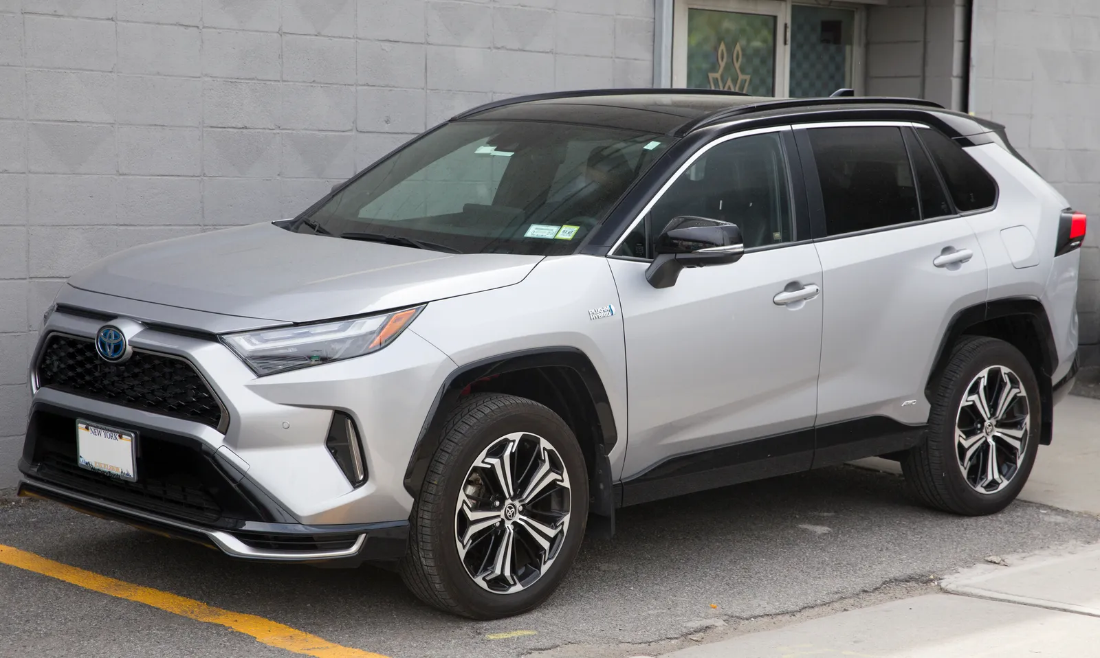 Toyota RAV4 SUV, oficiální fotografie