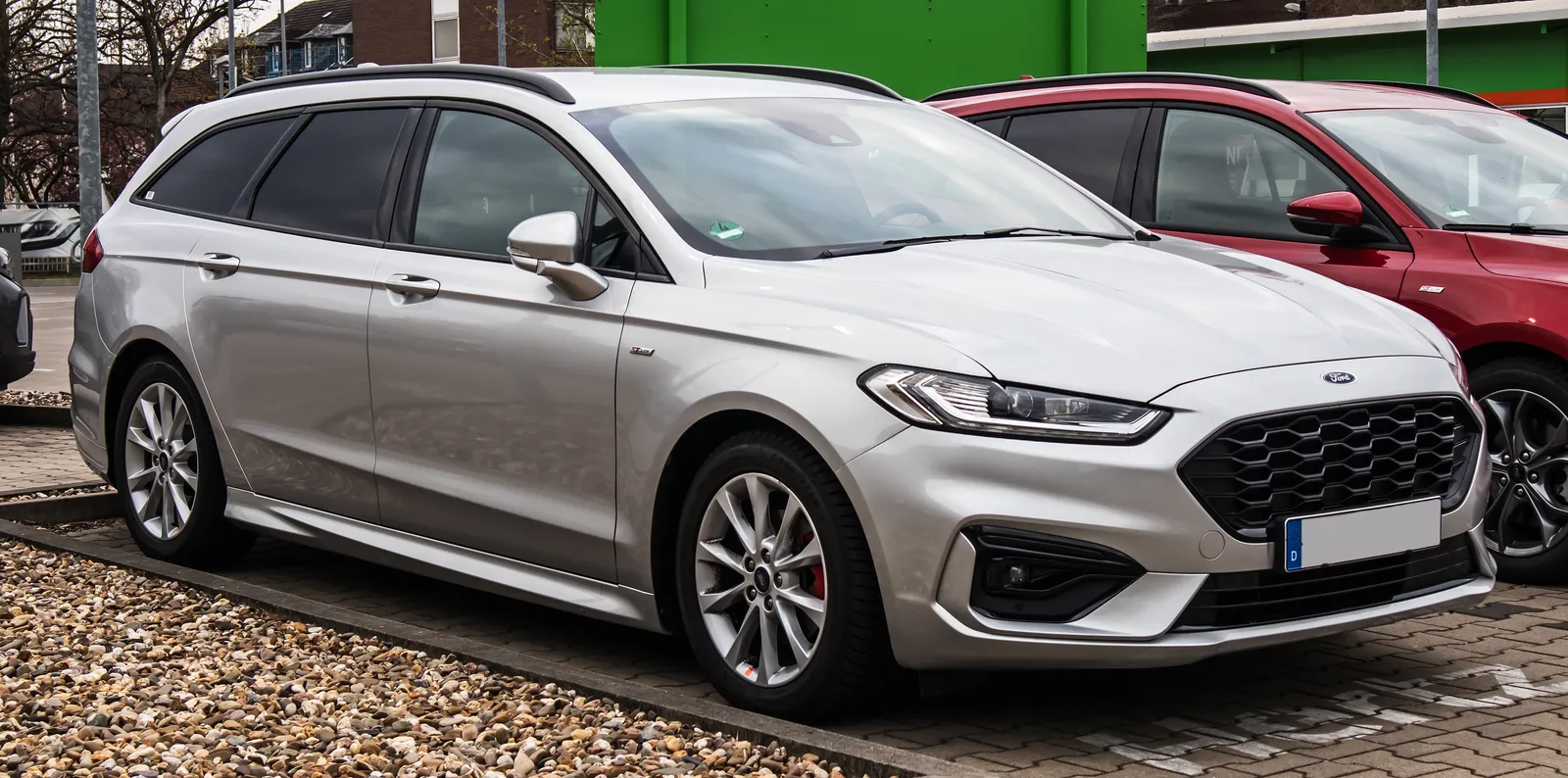 Ford Mondeo sedan, oficiální fotografie
